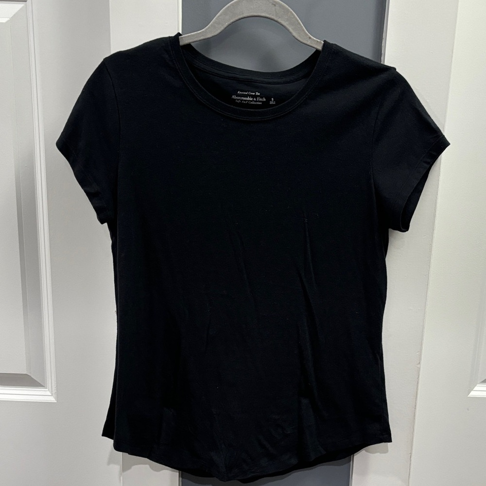 Abercrombie & Fitch Black Short Sleeve Tee